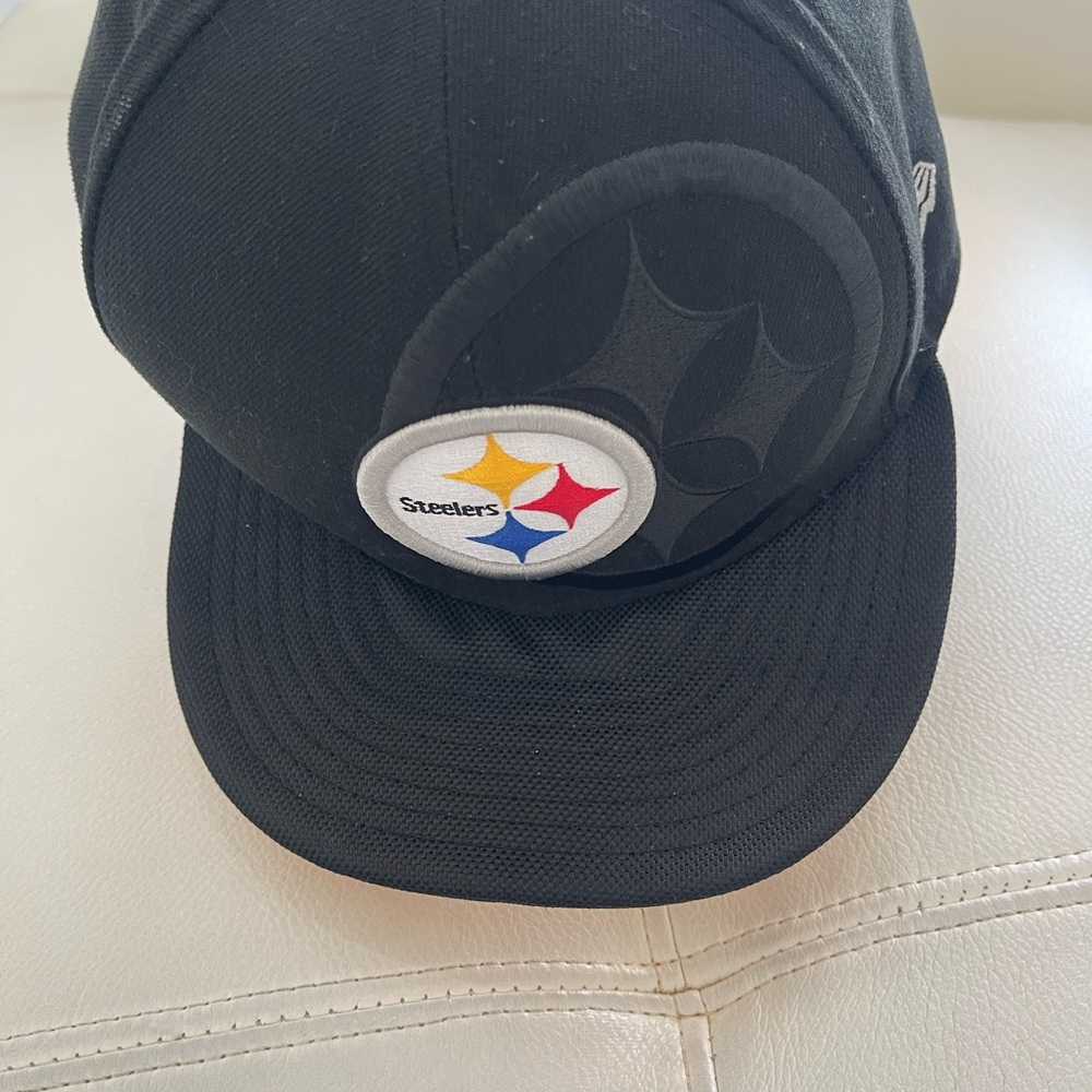 New Era‎ Black and White Hat Accessories